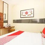 OYO 450 Semampir Residence Near RSU Premier Surabaya Kota Surabaya
