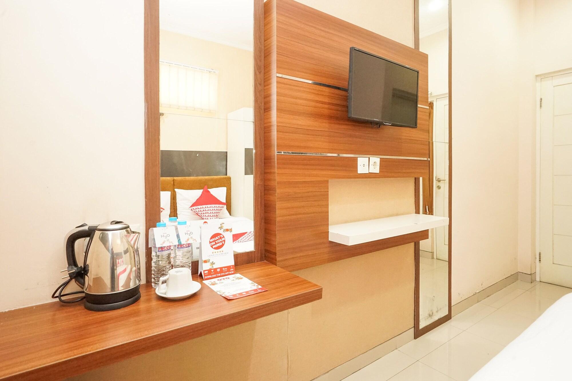 Oyo 450 Semampir Near Rsu Premier Kota Surabaya