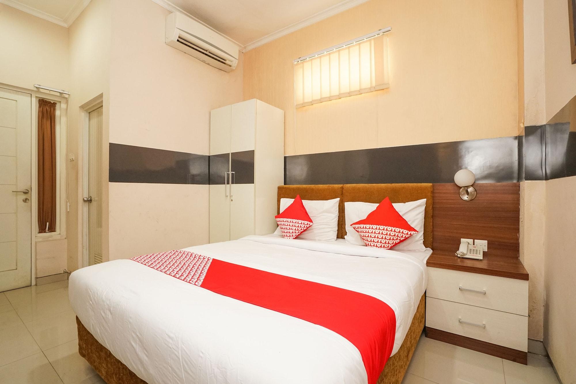 Oyo 450 Semampir Near Rsu Premier Kota 3* Surabaya