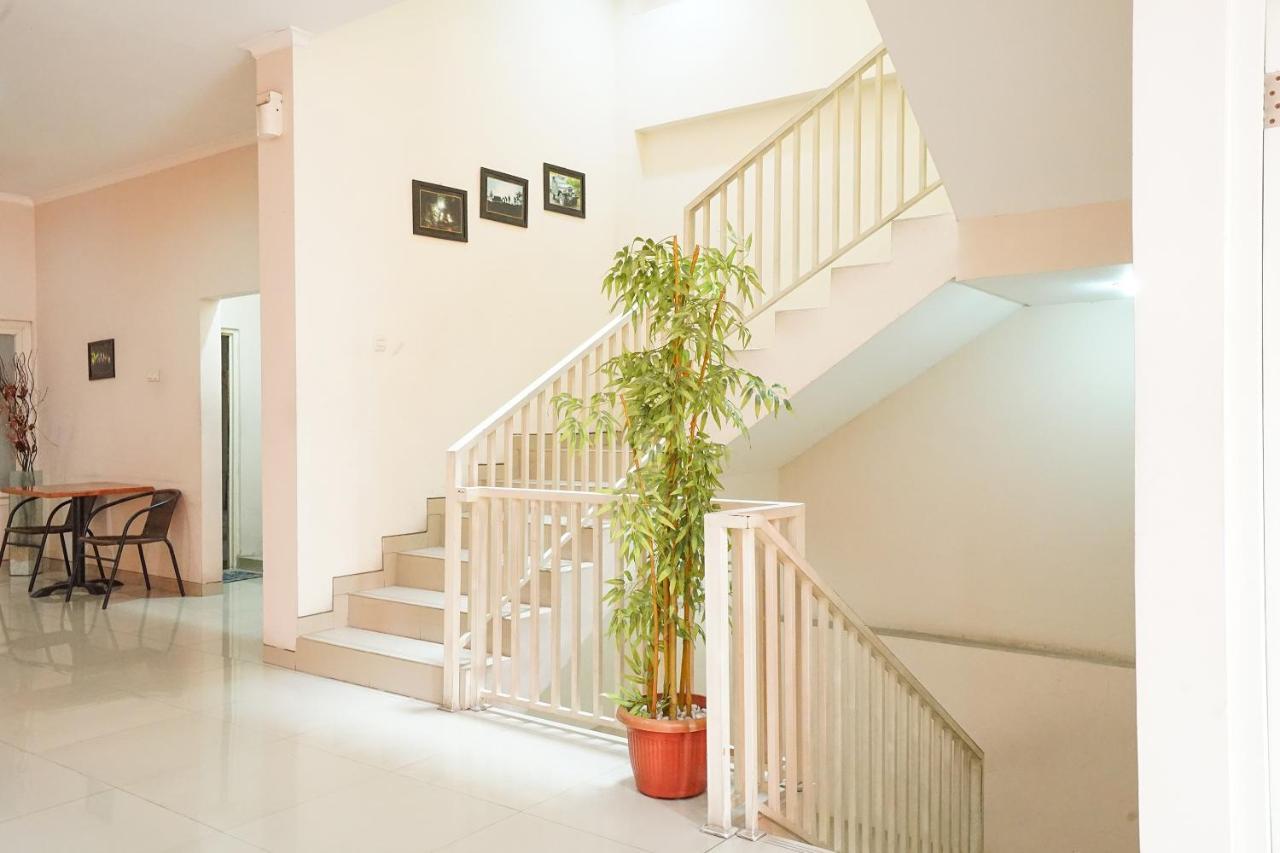 Hotel Oyo 450 Semampir Near Rsu Premier Kota