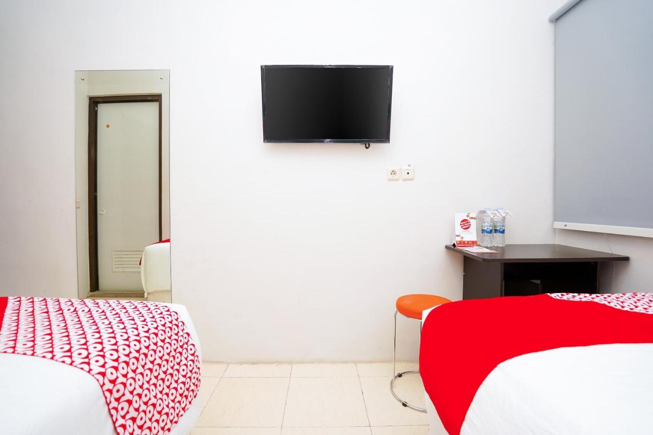 Oyo 450 Semampir Near Rsu Premier Kota Surabaya